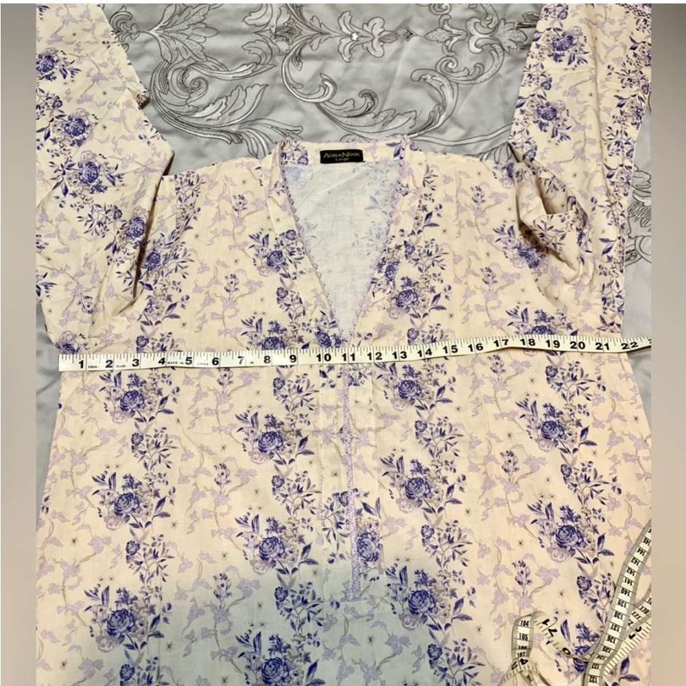 AGHA NOOR Floral Patterned Dress with Blue Accents - Picture 8 of 10